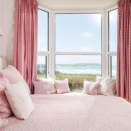Beautiful Family House With Amazing Sea Views Holiday home Padstow
