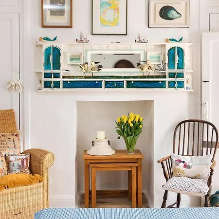 Beautiful Family House With Amazing Sea Views Holiday home Padstow