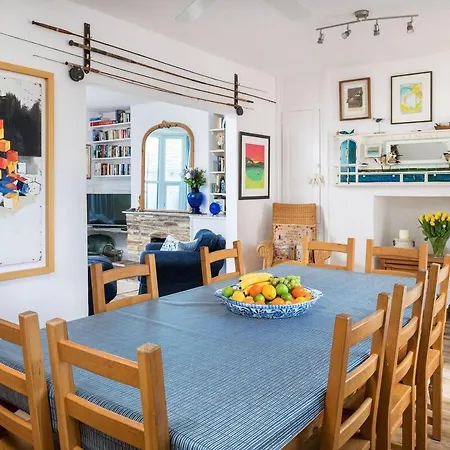 Beautiful Family House With Amazing Sea Views Holiday home Padstow
